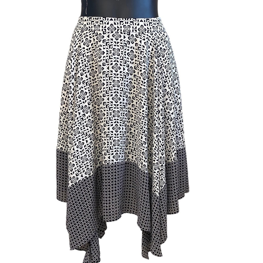 Banana Republic Hankerchief Skirt in Black and Cream